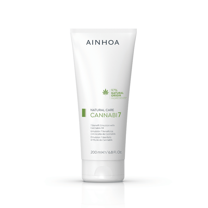 Billedet viser hudplejeproduktet CANNABI7 - 7 BENEFIT EMULSION WITH CANNABIS OIL i sin kliniske fine 200 ml. tube. Hudplejeproduktet er en dagcreme med cannabis olie til normal til kombineret hud.