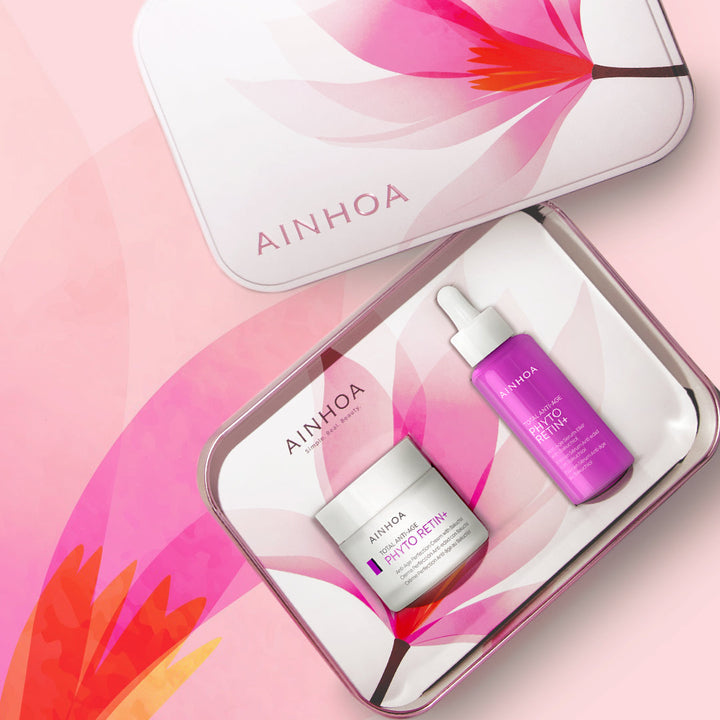 Ainhoa Phyto Retin+ gaveæske: Kraftfuldt opstrammende Anti-Age Perfection Cream (50 ml) og Anti-Age Serum Elixir (50 ml) for ungdommelig glød.