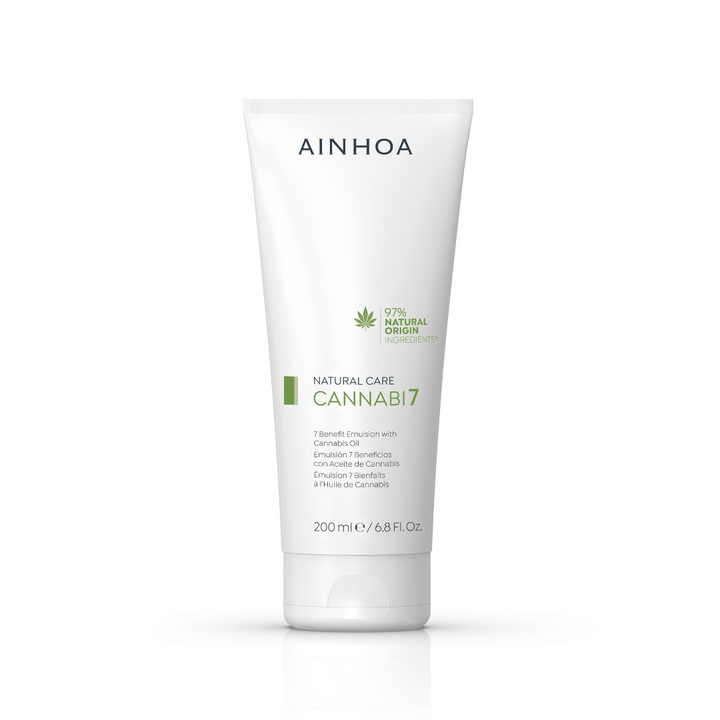 Billedet viser hudplejeproduktet CANNABI7 - 7 BENEFIT EMULSION WITH CANNABIS OIL i sin kliniske fine 200 ml. tube. Hudplejeproduktet er en dagcreme med cannabis olie til normal til kombineret hud.