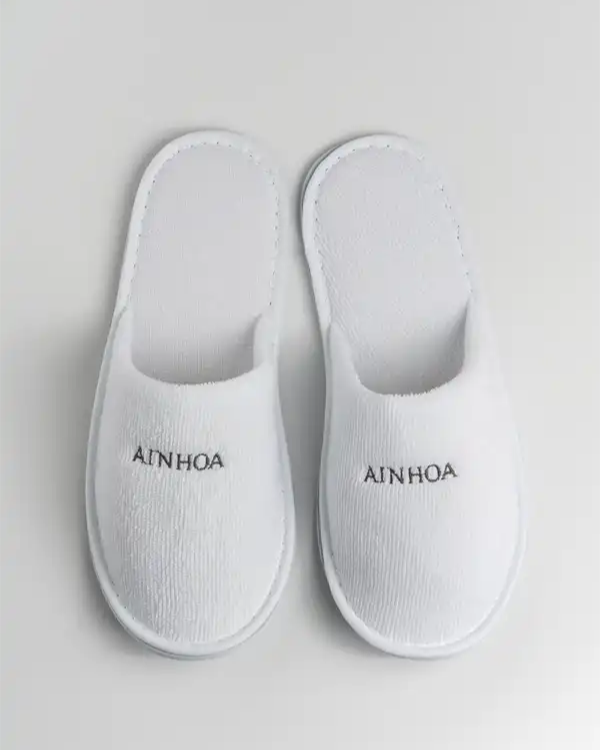 AINHOA WHITE SLIPPERS