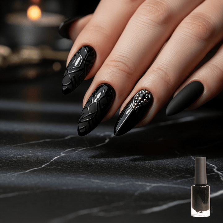 NO37 VELVET BLACK - DELUXE NEGLELAK