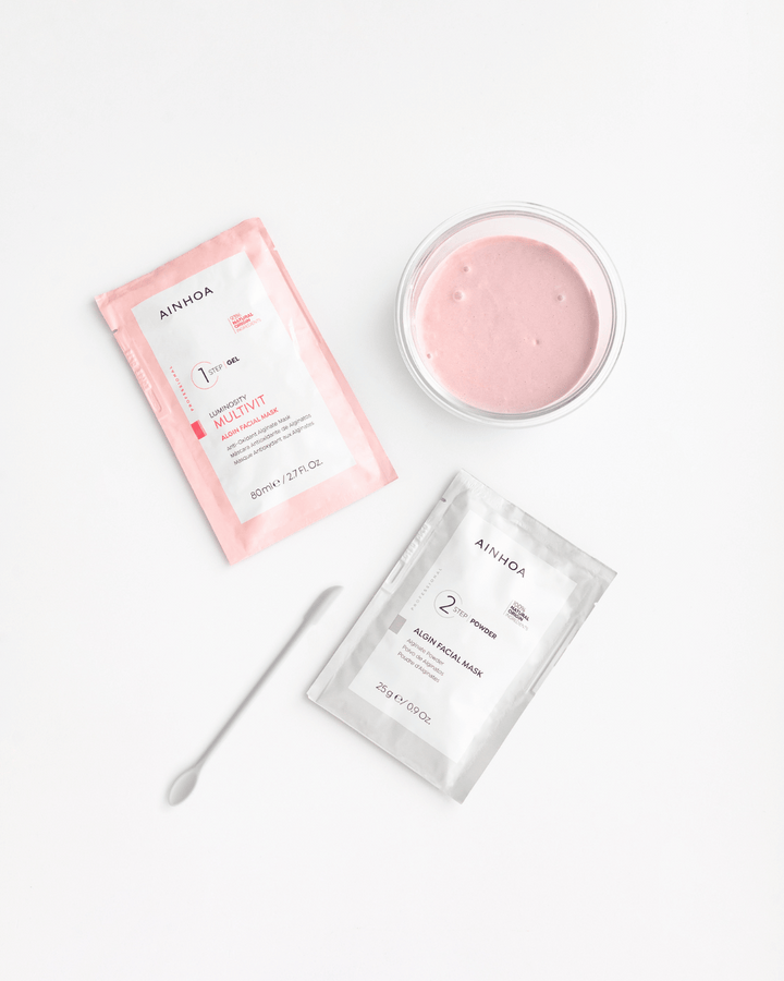 Billed der viser en Ainhoa Antioxidant Alginat Maske: Vegansk maske med Vitamin E, B3 og B5. Beskytter mod miljøskader og fremmer en ensartet hudtone.