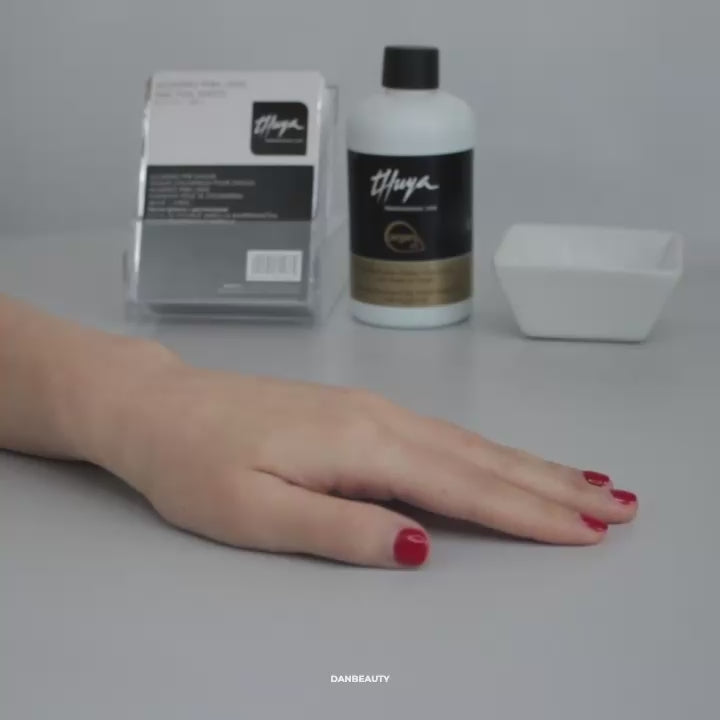 NAIL FOIL SHEETS WITH DISPENSER