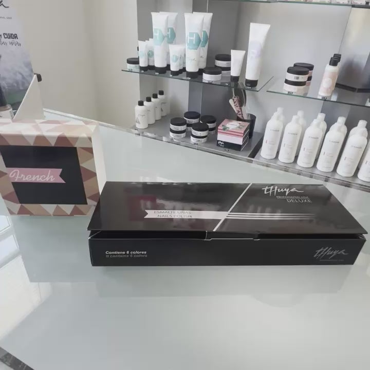 FRENCH DELUXE NAIL POLISH KIT